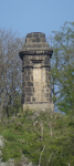 Landeskrone mit Aussichtsturm und Bismarcksäule